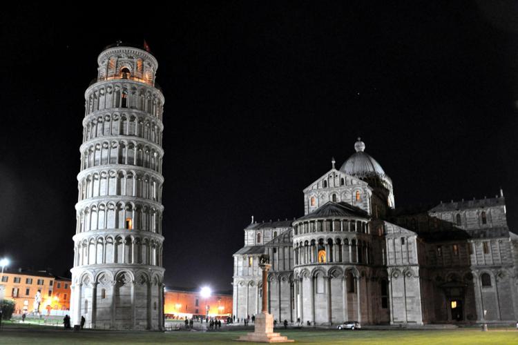 Pisa, Campanile e Camposanto Monumentale visitabili di sera