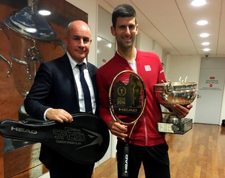 Il Ceo Head Johan Eliasch e il  numero uno del tennis mondiale Novak Djokovic - Foto Head
