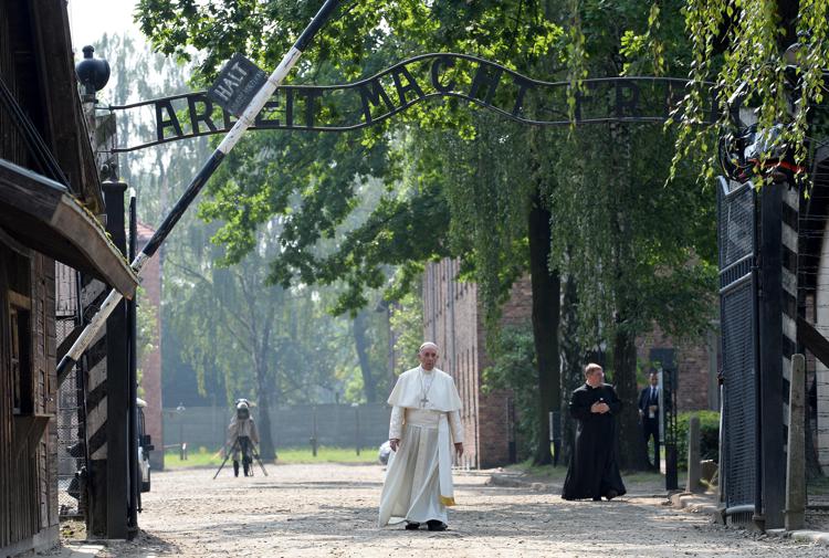 Papa Francesco ad Auschwitz (Afp) - AFP