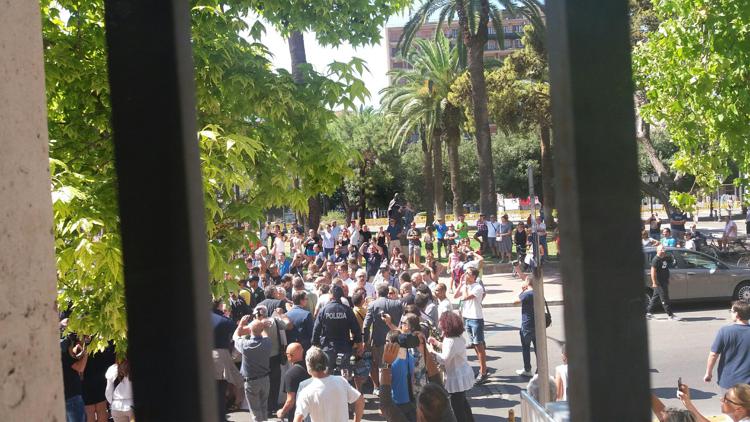 Manifestanti a Taranto