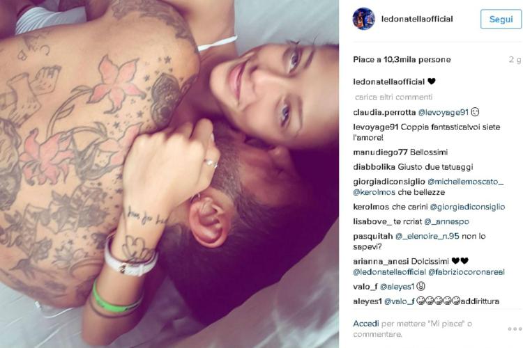 Corona e Silvia Provvedi, l'abbraccio appassionato 'finisce' su Instagram