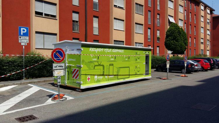 Rifiuti: a Milano terza tappa del container itinerante per raccolta Raee