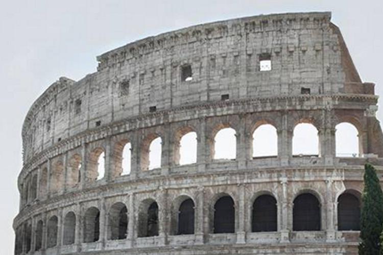Colosseo (Foto dal profilo Twitter di Tod's)