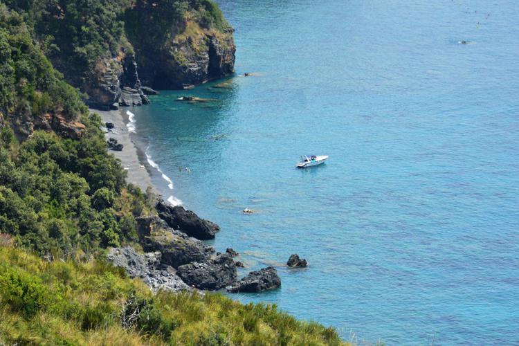 Mare: la spiaggia più bella d'I Vranne a Maratea è la più bella del 2016