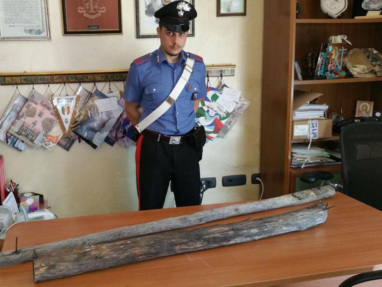 Roma, con bastoni assaltano minimarket di un bengalese: tre 15enni denunciati