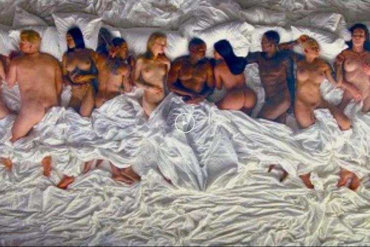 Trump, Kim Kardashian e George W. Bush nudi e addormentati: è 'Famous' di Kanye West
