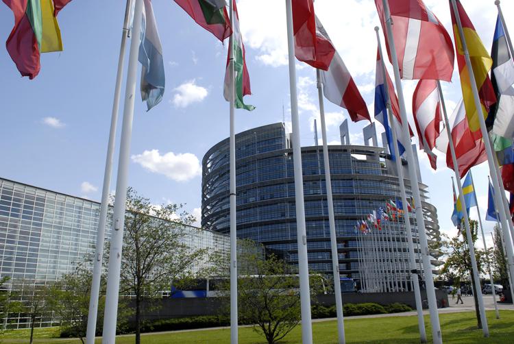 L'Europarlamento chiede una lista nera comune dei paradisi fiscali