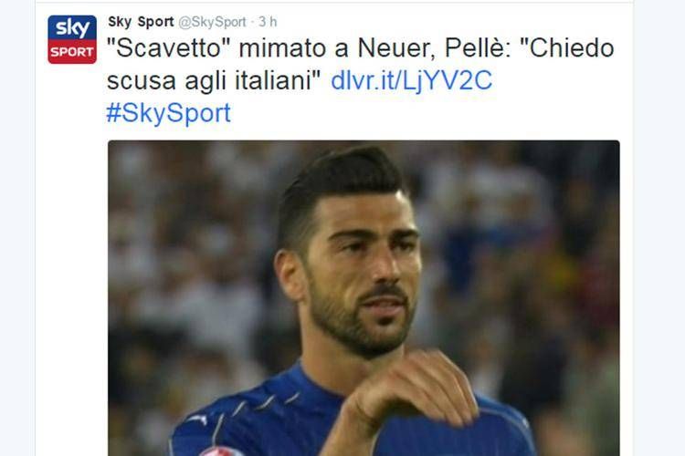 Il gesto di Pellè (Foto da Twitter di SkySport)