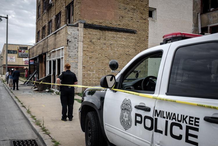 La polizia in azione a Milwaukee, Wisconsin (AFP PHOTO)