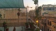 Una gru all'orizzonte di Gzira, Malta - Adnkronos