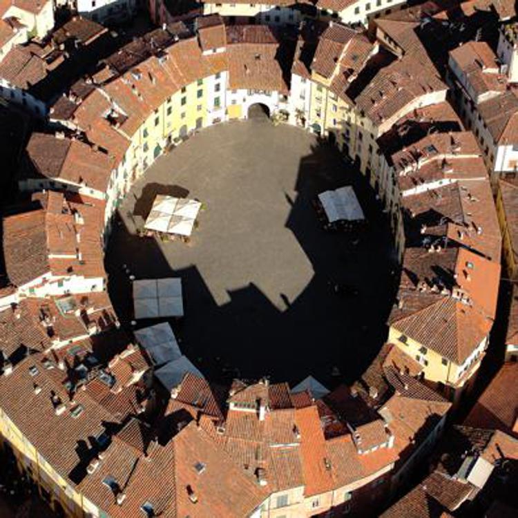 Lucca, piazza dell'Anfiteatro