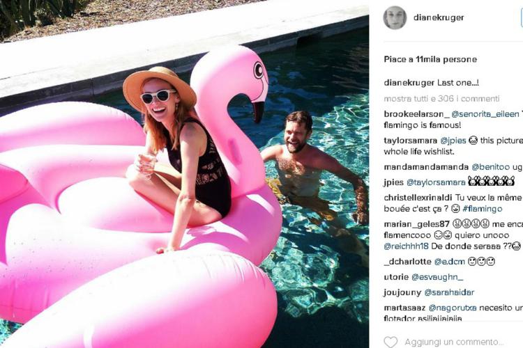 Diane Kruger in piscina con un gonfiabile a forma di fenicottero (foto da Instagram)