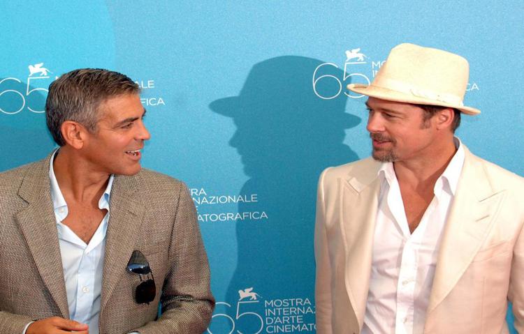 Nella foto Brad Pitt e George Clooney (Xinhua)