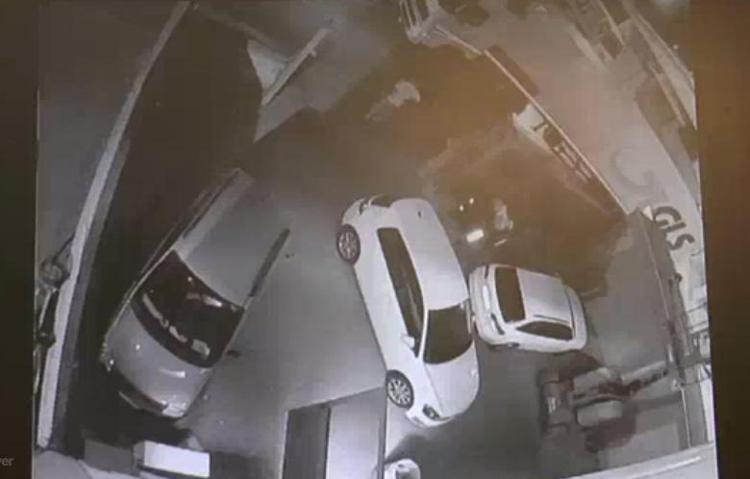 Fermo immagine dal video della Polizia 