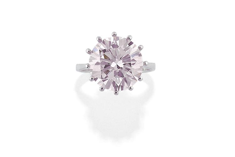 All'asta anello con raro diamante rosa stimato 180mila euro