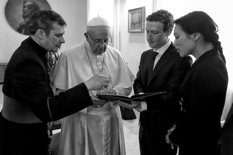 Mark Zuckerberg e la moglie Priscilla Chan in udienza dal Papa  (Facebook)