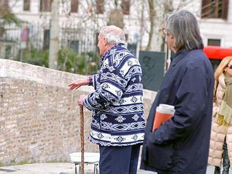 Anziani: Osservatorio, cresce domanda assistenza domiciliare anche al Sud