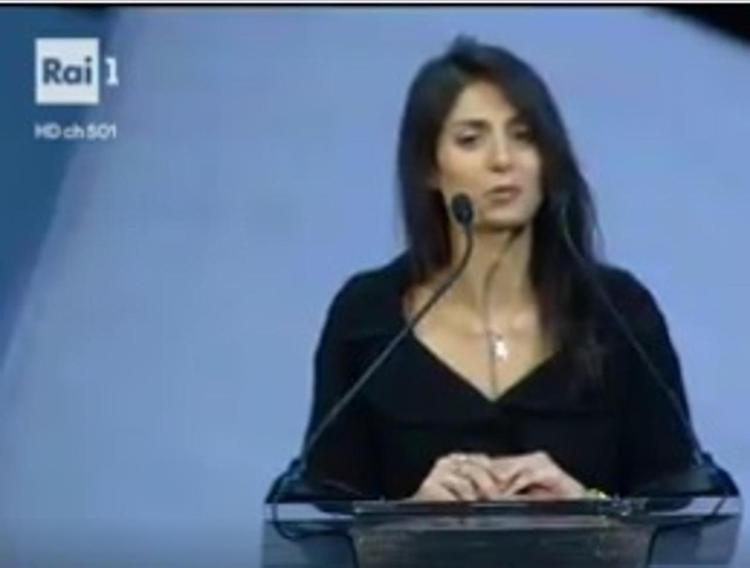 Virginia Raggi durante il suo discorso (fermo immagine dal video)