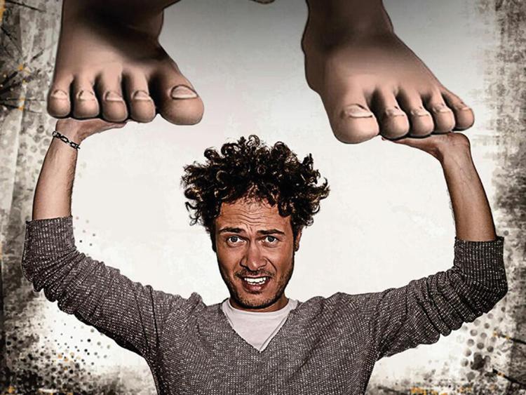 Jimmy Ingrassi fotografato sulla cover dell'album 'Sotto i piedi dei giganti'