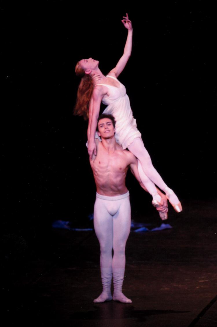 Silvia Azzoni e Oleksandre Ryabko dell'Hamburg Ballet in 'Romeo e Giulietta' di John Neumeier 