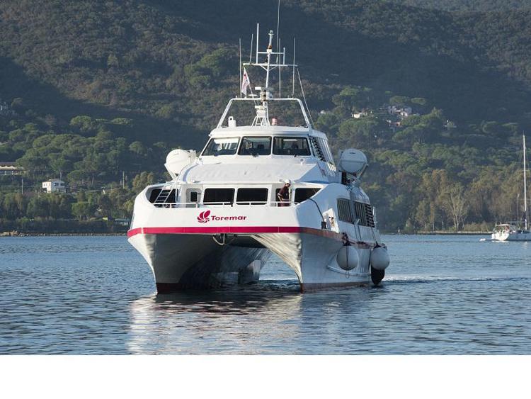 Toremar: presentato il nuovo catamarano 