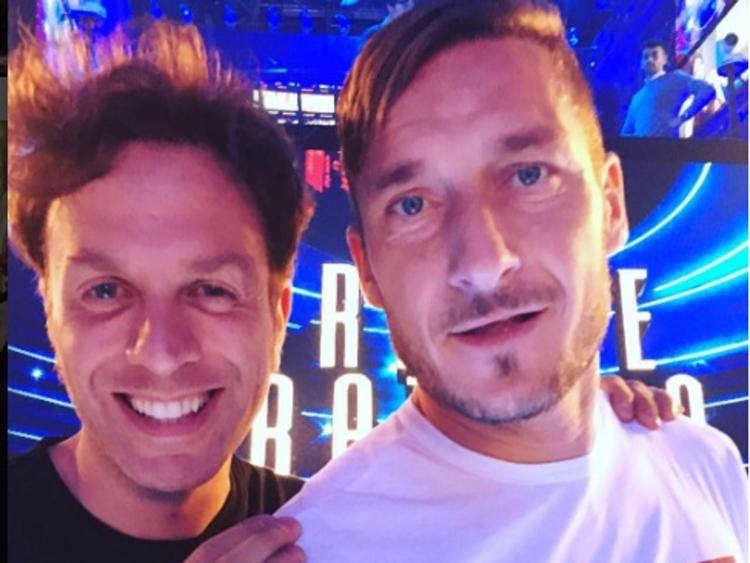 Nel selfie Francesco Totti e Gabriele Parpiglia (Dal profilo Instagram del giornalista)