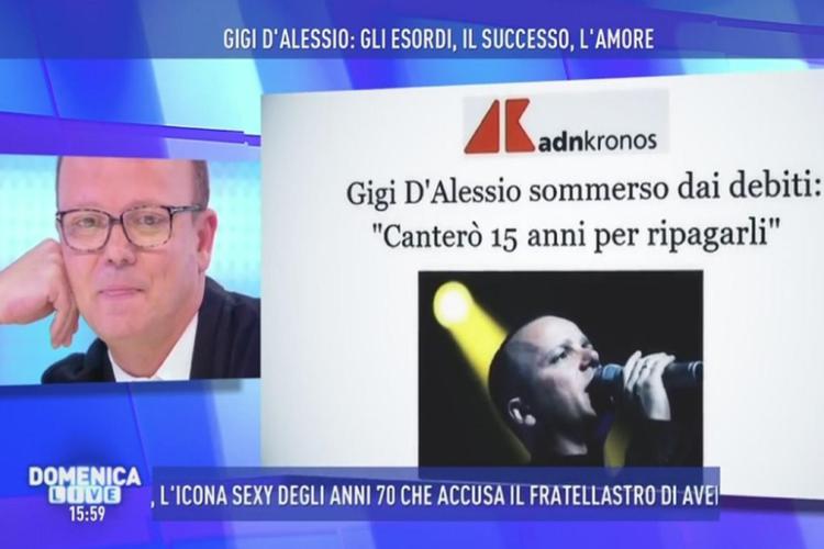 Gigi D'Alessio a 'Domenica Live' (fermo immagine dal video)