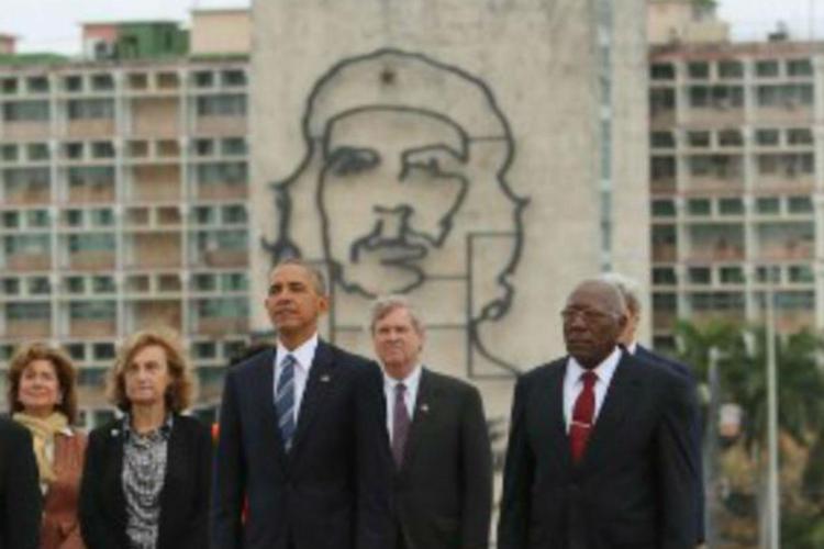 Nella foto Obama durante la visito a Cuba (Afp)