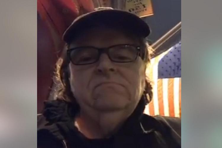 Michael Moore (fermo immagine video Facebook)