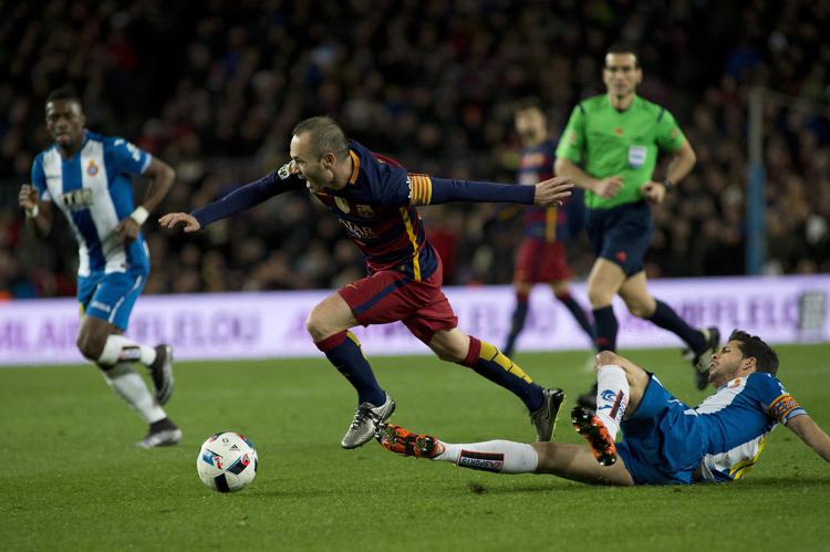 Iniesta dice addio al Barcellona