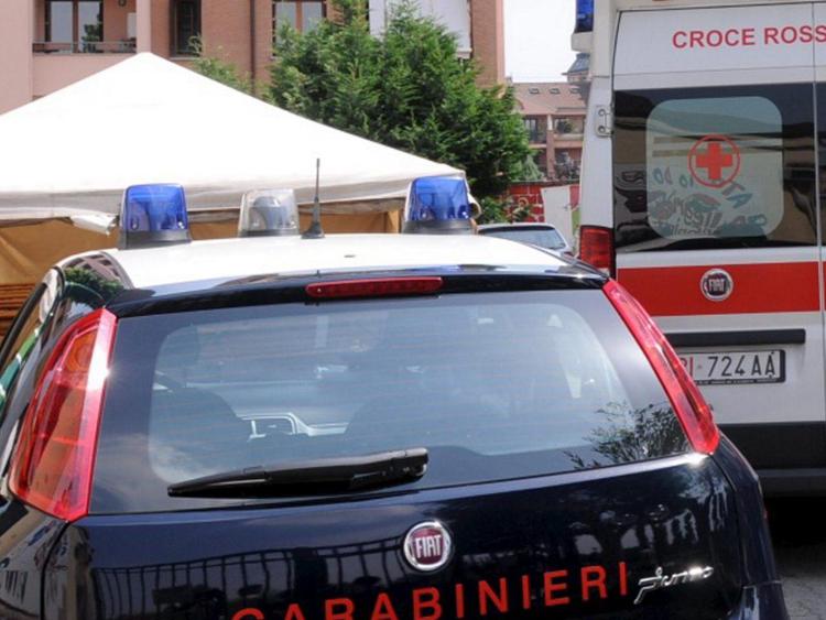 Milano, prende a pugni la compagna davanti ai figli: arrestato