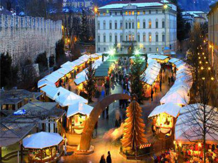 Natale: shopping di artigianato e sapori nei mercatini del Trentino