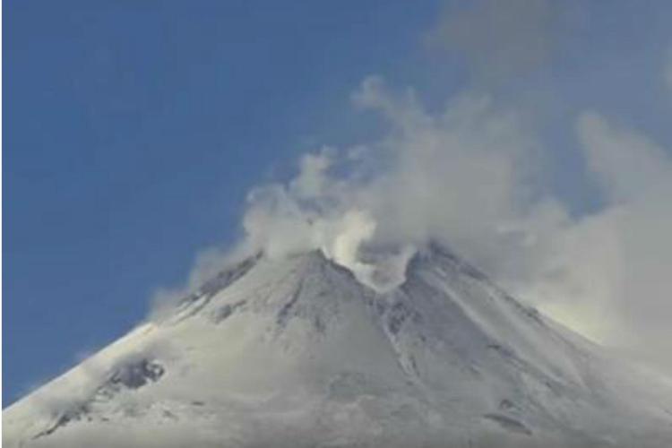 Eruzione di neve, le immagini spettacolari dell'Etna