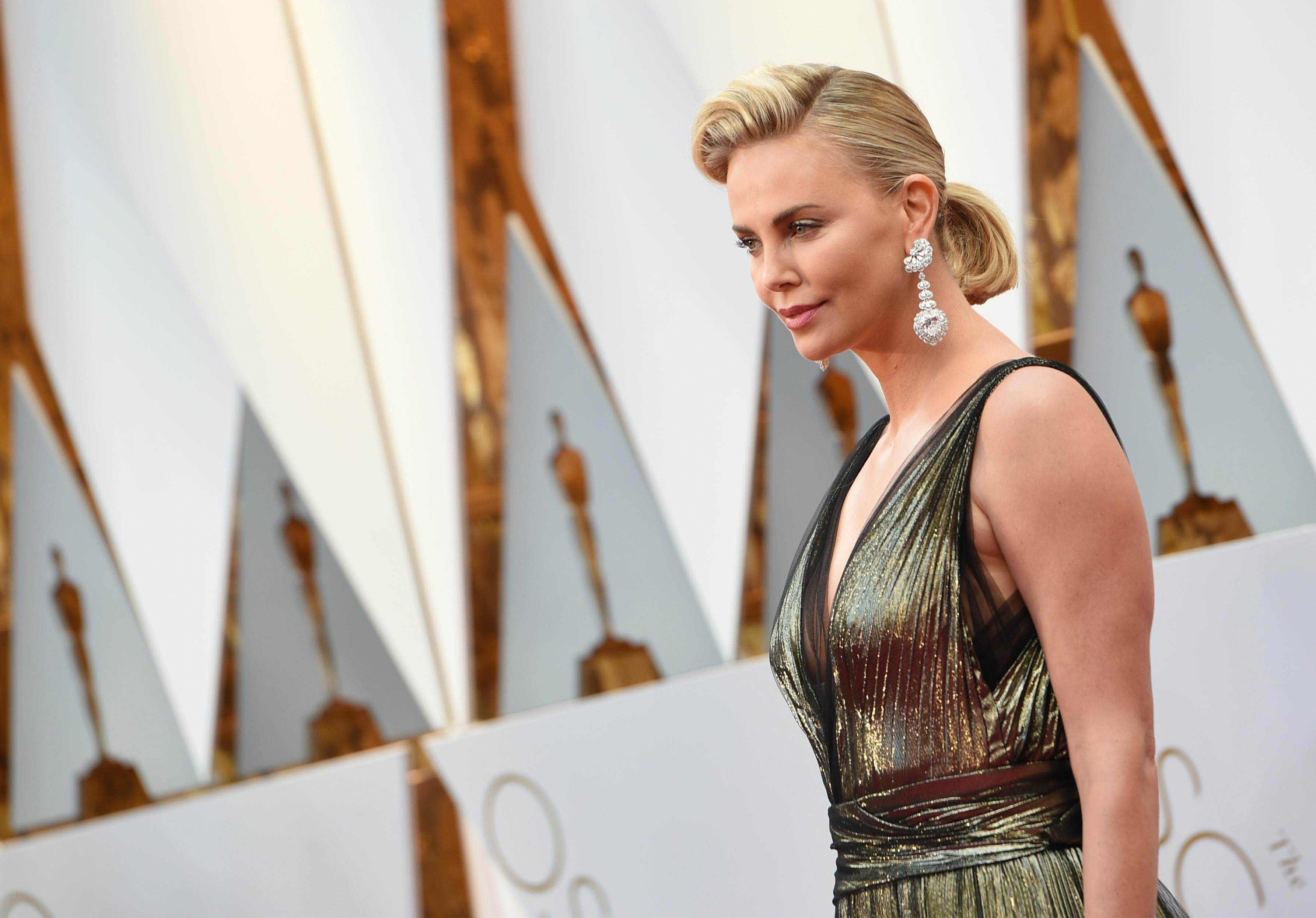 Charlize Theron in Dior (Afp)