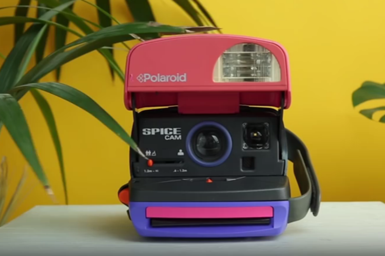 Dalla Polaroid al Nokia 3310: benvenuti nella tech-nostalgia