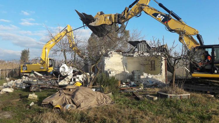 Puglia: demolite costruzioni abusive nella Riservetta di Manfredonia