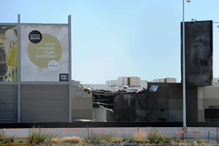 Il centro commerciale The Direct Factory Outlet (DFO) dove si è schiantato l'aereo (Foto Afp)