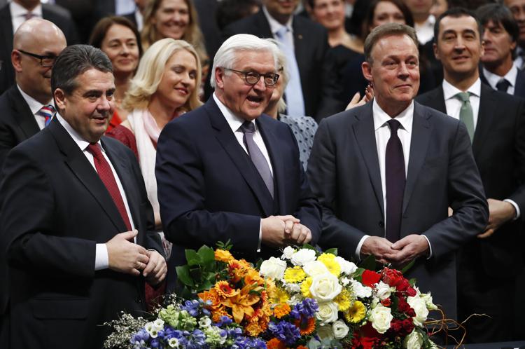 Nella foto, al centro, Frank-Walter Steinmeier  (Foto Afp) - AFP