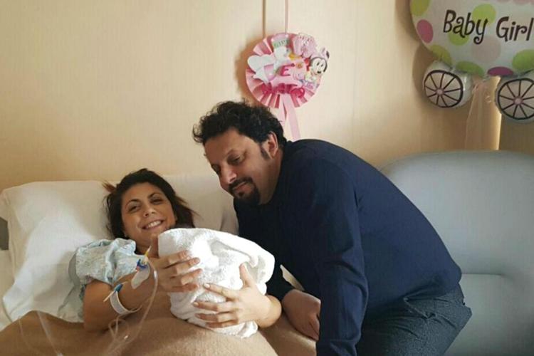 Brignano diventa papà: è nata Martina. Le immagini dalla sala parto