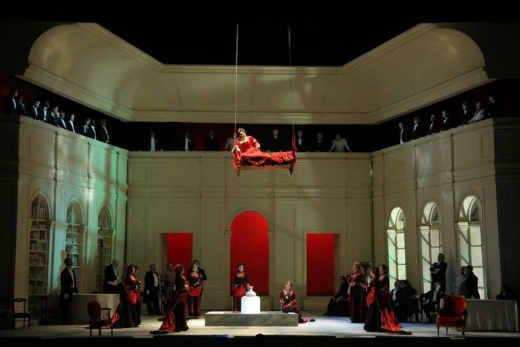 Una scena di 'Carodejka' di Cajkovskij al San Carlo di Napoli