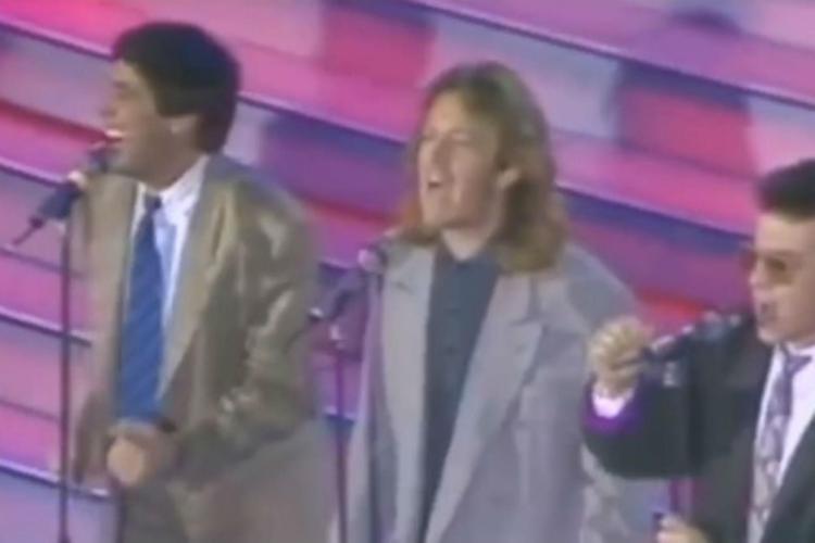 Gianni Morandi, Umberto Tozzi ed Enrico Ruggeri a Sanremo nel 1987 (fermo immagine dal video)