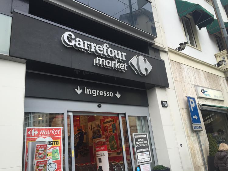Carrefour, mobilità per 500 lavoratori. Sindacati: 
