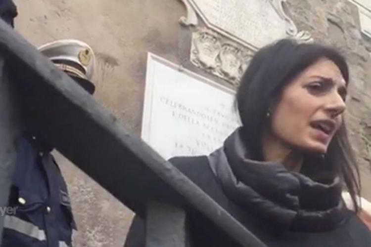 Raggi 'did not know' about €30,000 insurance policy in her name