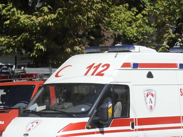 Livorno, 18enne sale sul tetto del treno e muore folgorato
