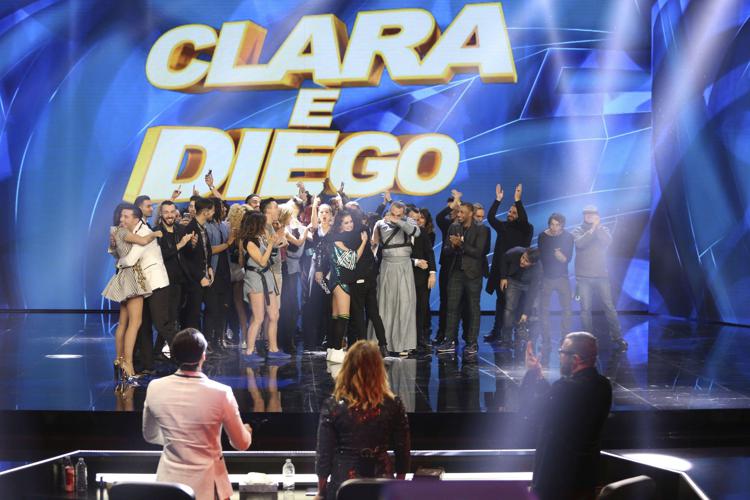 Tv: i teen idol Alonso e Dominguez vincono I edizione 'Dance Dance Dance'