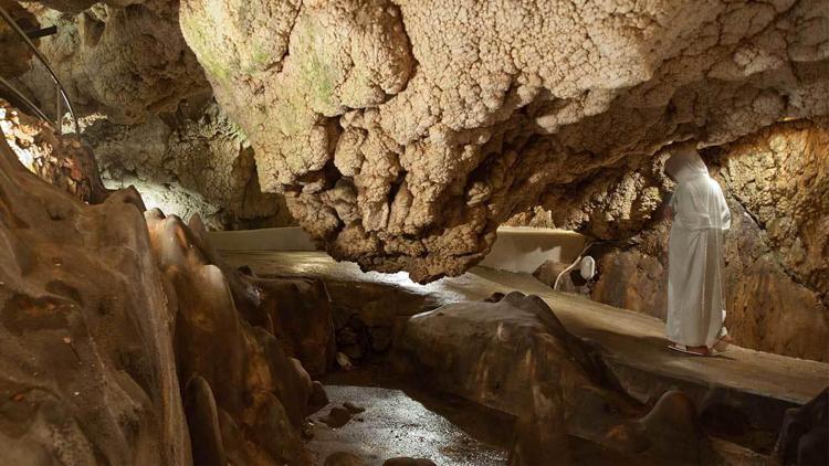 Turismo: nuovo look per resort termale Grotta Giusti