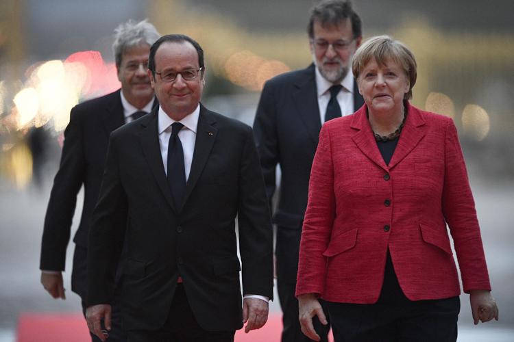 Paolo Gentiloni,  Francois Hollande, Mariano Rajoy e Angela Merkel a Versailles (Afp) - AFP