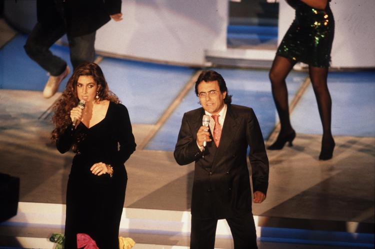Al Bano e Romina sul palco del Teatro Ariston di Sanremo nel 1993 (Fotogramma) - FOTOGRAMMA
