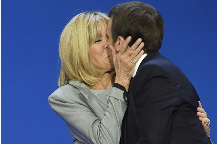 Emmanuel Macron e sua moglie Brigitte (Afp) - AFP