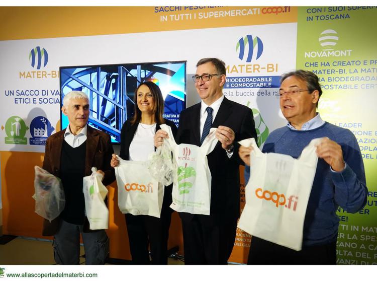 Alimenti: dall'ortofrutta alla pescheria, Unicoop Firenze punta sulla bioplastica